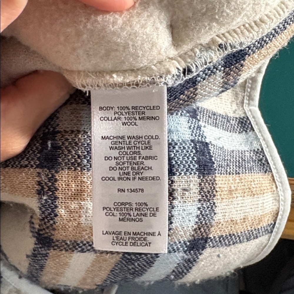 Vineyard Vines Blue & Cream Plaid Supershep Sherpa Fleece Quarter Zip. Large. - Picture 8 of 9